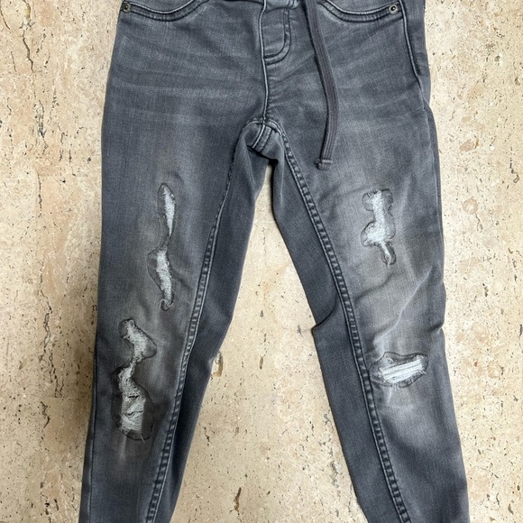 Girl’s Size Small 6 Cloths Bundle Jeans, Nike Shirt, Vest - Picture 5 of 10